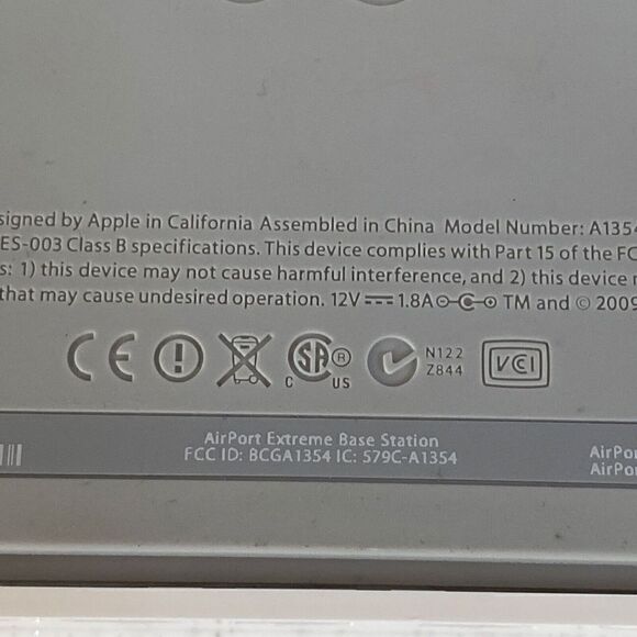 Apple A1354 AirPort 3-Port Ethernet Wireless Router 4th-Gen No Adapter - Picture 4 of 4